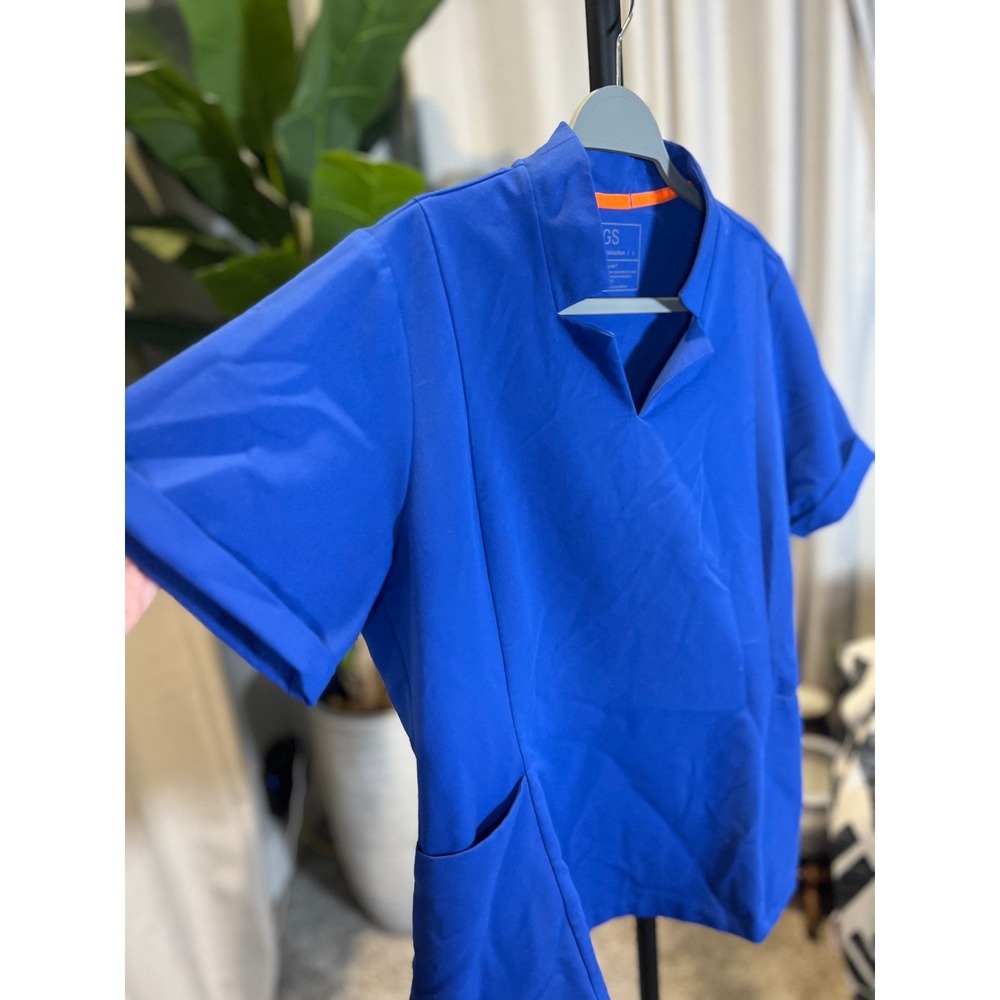 FIGS Technical Collection Royal Blue Mandarin Collar V-Neck Scrub Top Womens L - Picture 3 of 4
